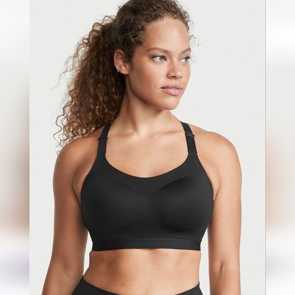 Victoria's Secret Incredible Max High Impact Sports Bra - Picture 2 of 9